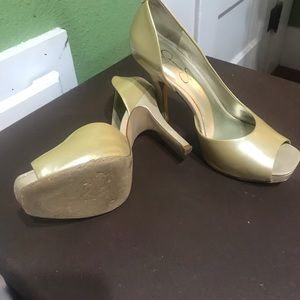Jessica Simpson heels